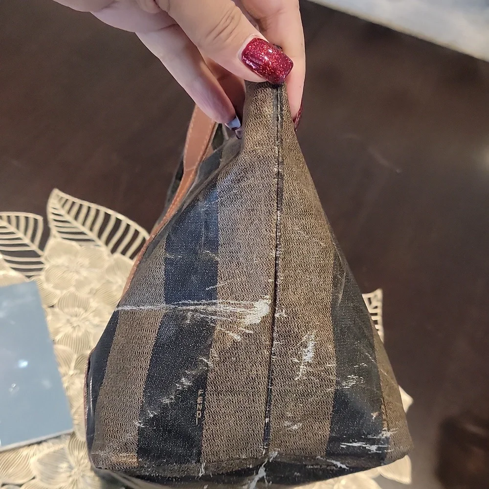 Authentic Fendi small tote bag - Picture 4 of 15